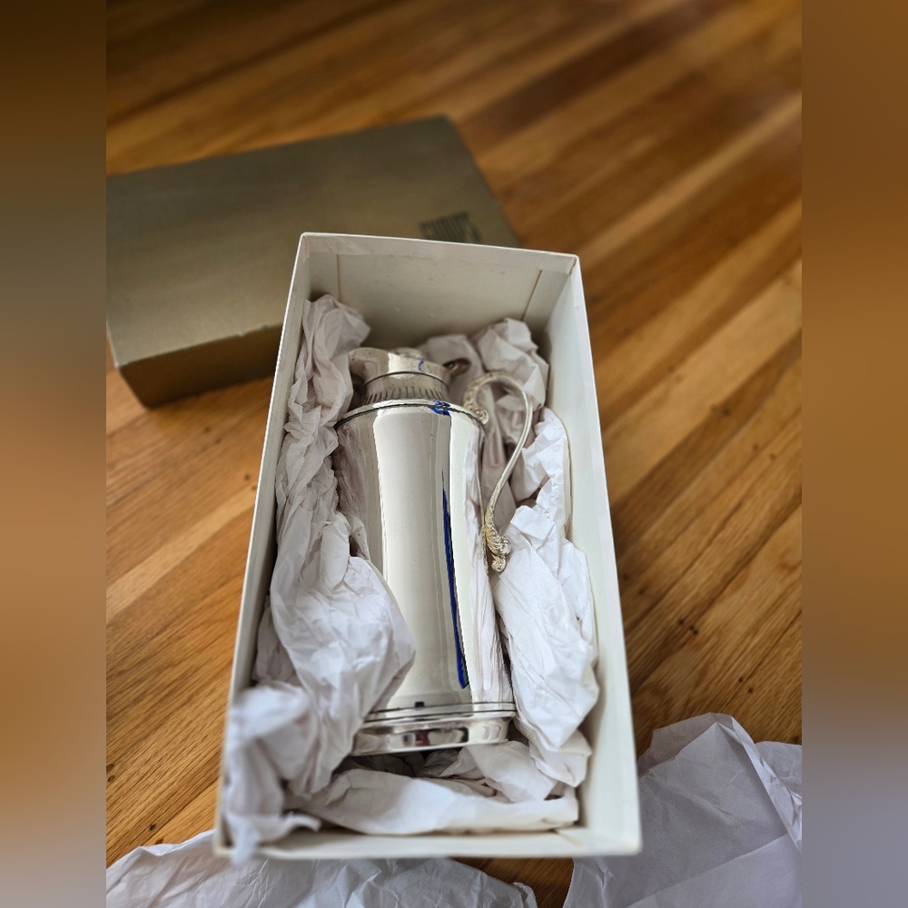 Vintage Insulated Silver Carafe/Pitcher - Picture 10 of 13